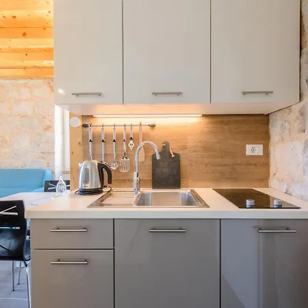 Jes Old Town Apartman *